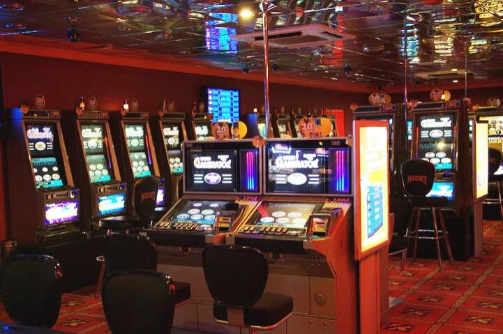 Maxbet пр-т Рокоссовского, д. 1 3